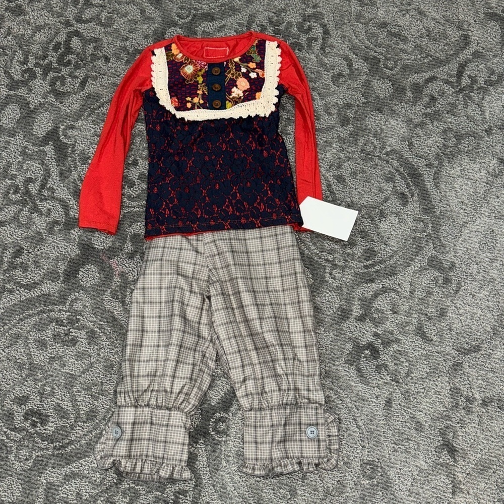 •Persnickety lot of 2•